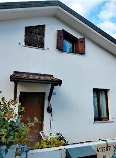 Casa bilocale in vendita in Via Chiaro, Colico