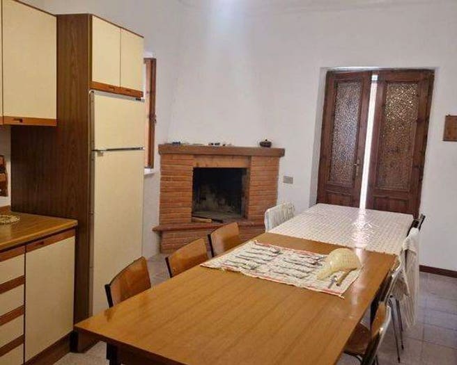 Casa trilocale in vendita in Località Ottaggi, Sellano
