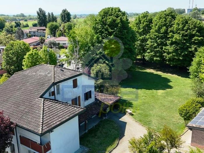 Casa con 6 locali in vendita in Via San Geroldo n, Battaglione, Cremona