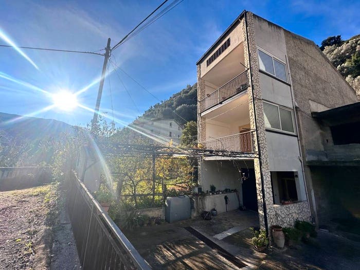 Casa con 6 locali in vendita in Contrada CannetoSan Giovanni, Caronia