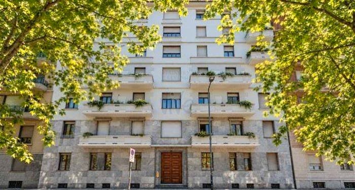 Appartamento trilocale in vendita in via Domodossola, Sempione, Milano