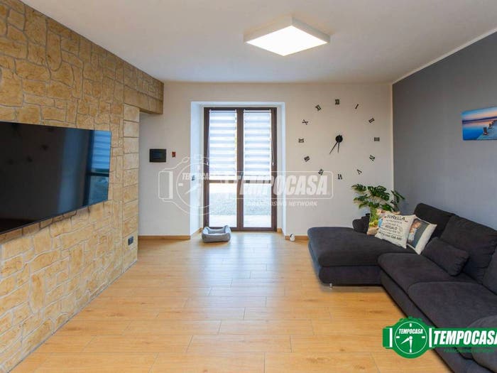 Casa quadrilocale in vendita in Via Gallarate, Centro, Oleggio