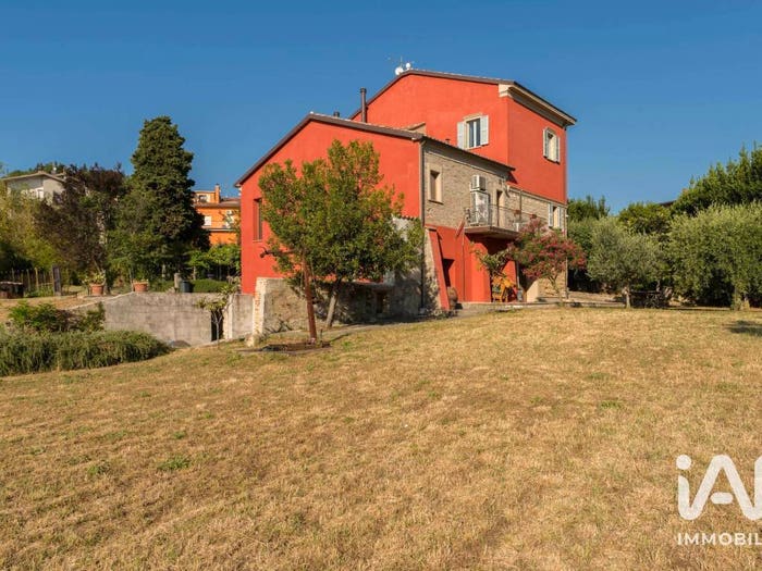 Casa con 6 locali in vendita in Via Villagrande, Villagrande, Mombaroccio