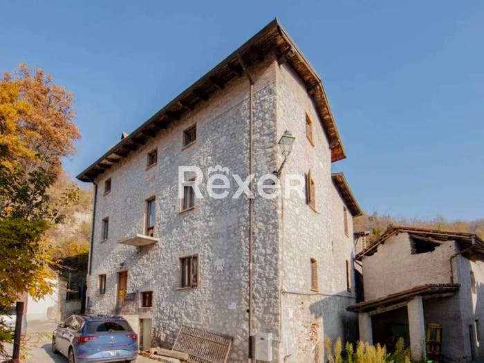Casa con 6 locali in vendita in Valle Sant'Innocenzo, Sarezzano