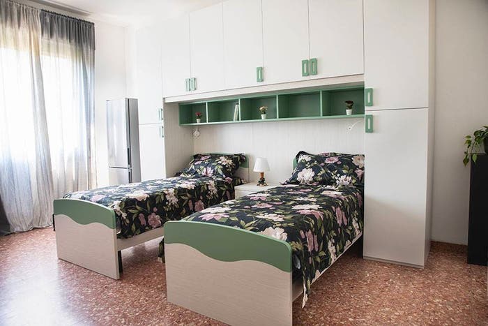 Appartamento con 6 locali in vendita in Viale Vittorio Bottego, Centro Storico, Parma