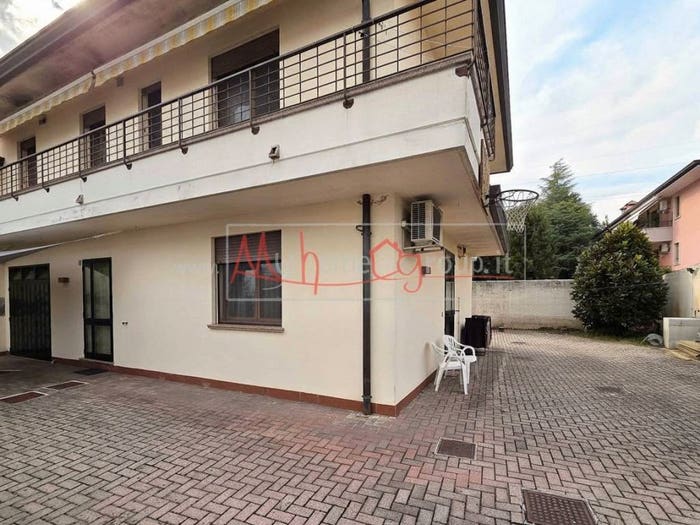 Casa quadrilocale in vendita in Chiesanuova, Padova