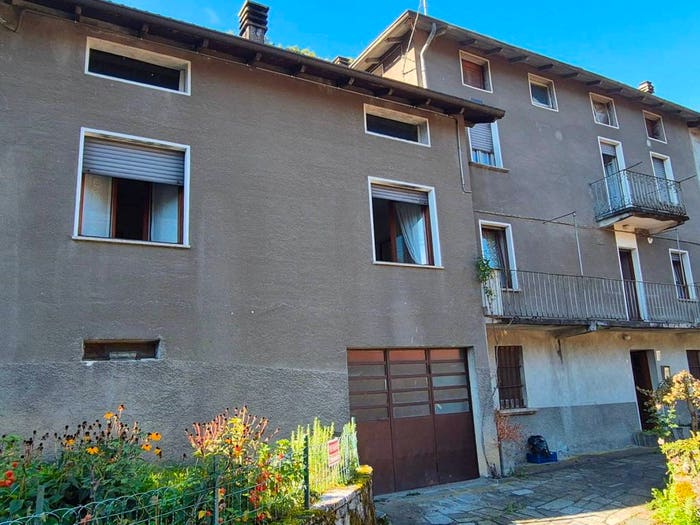Casa con 6 locali in vendita in Strada Provinciale della Moia, Faedo Valtellino
