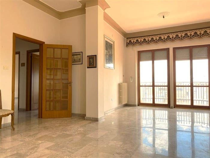 Appartamento con 6 locali in vendita in Via Livorno, Centro, Galatina