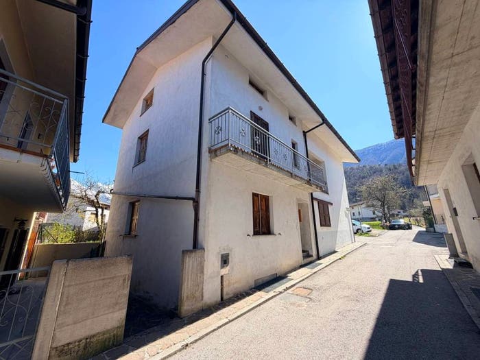 Casa trilocale in vendita in Via Acquedotto, Oseacco, Resia