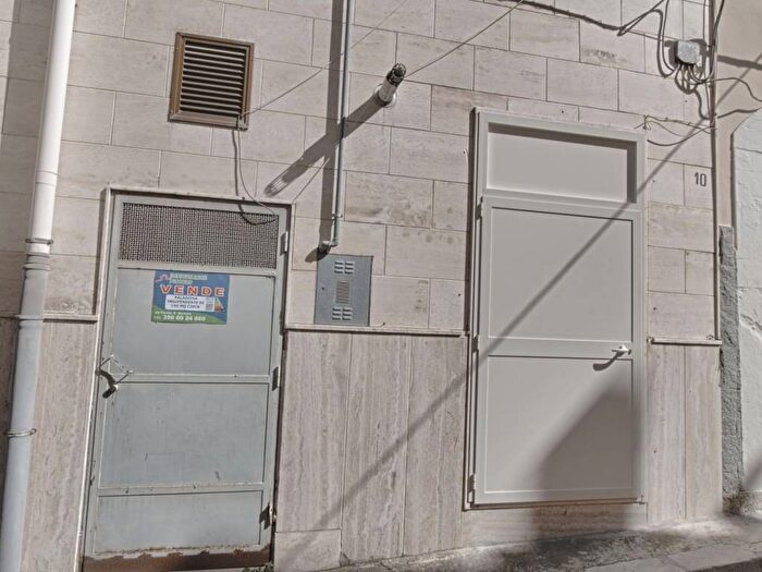 Casa quadrilocale in vendita in Via Quintino Sella, Centro, Canosa di Puglia