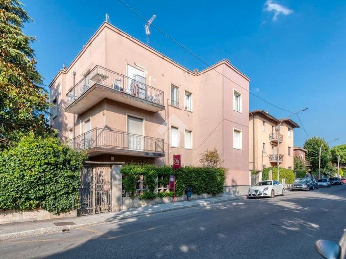 Appartamento con 5 locali in vendita in Via Pompeo Vizzani, Massarenti, Bologna