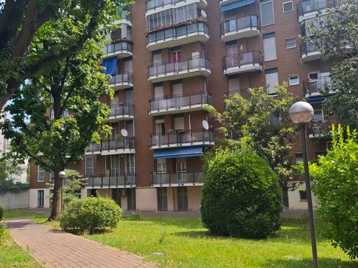 Appartamento bilocale in vendita in Via Santa Rita da Cascia, Barona, Milano