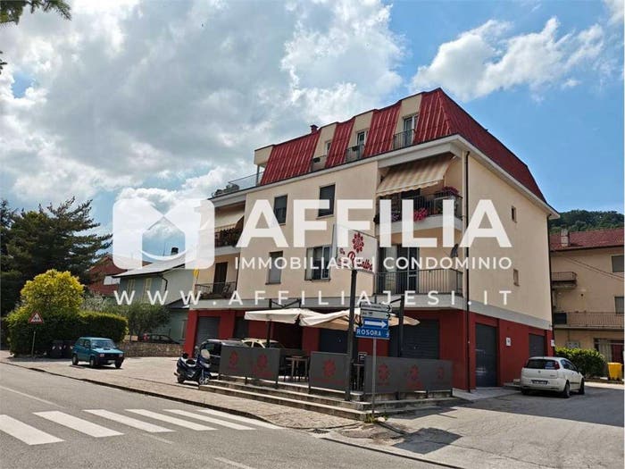 Appartamento con 5 locali in vendita in Via Marconi, Rosora