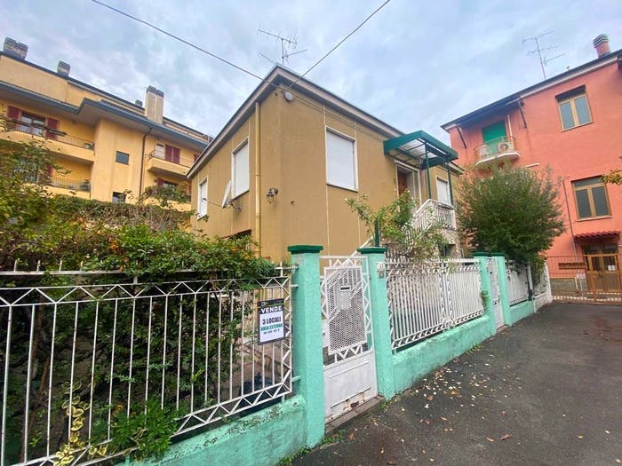 Appartamento trilocale in vendita in Via Aprile, Bresso