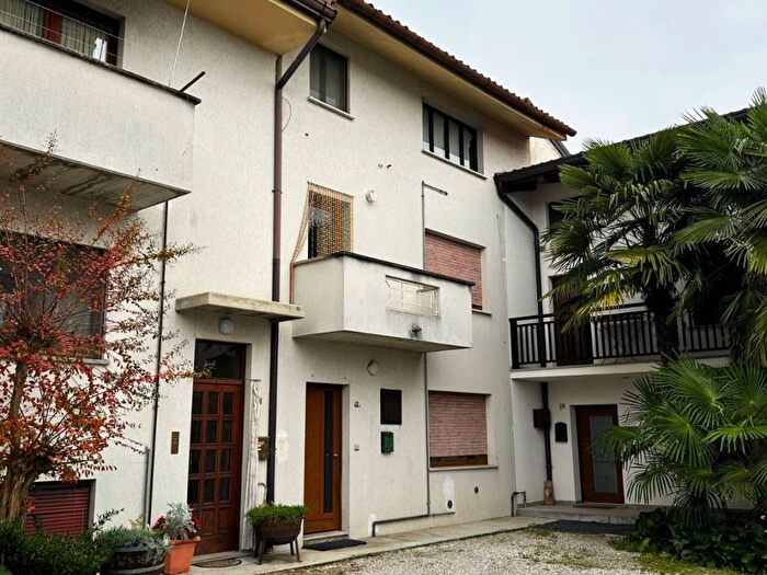 Casa trilocale in vendita in Via Valle, Centro, Nimis