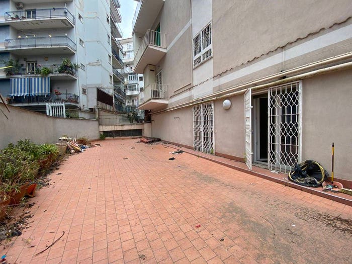 Appartamento trilocale in vendita in Via Pietro Mascagni, Vomero, Napoli
