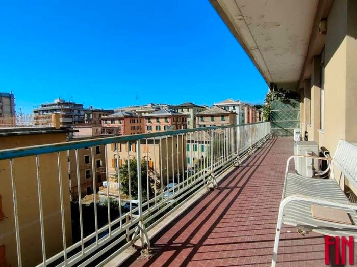 Appartamento con 5 locali in vendita in Viale Carlo Canepa, Sestri Ponente, Genova