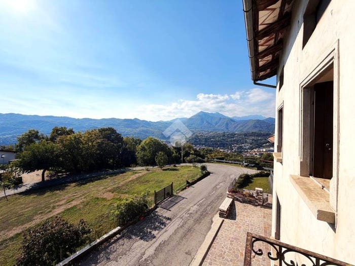 Casa con 5 locali in vendita in Contrada Ambrosini, Valdagno