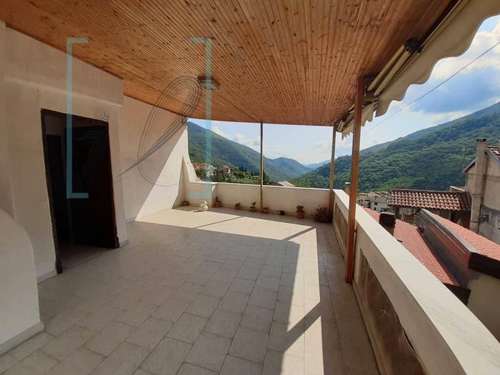 Casa con 6 locali in vendita in via chiappa, Centro, Rezzo