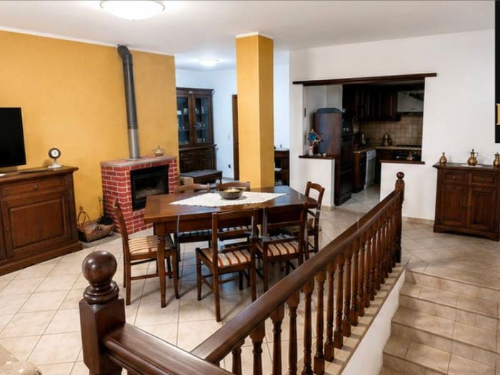 Casa con 6 locali in vendita in Borgata Bricco, Acqui Terme