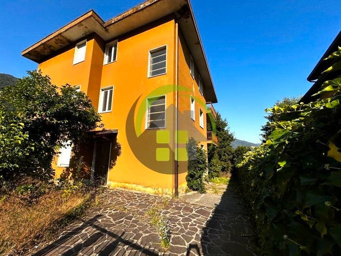 Casa con 6 locali in vendita in Centro, Albino