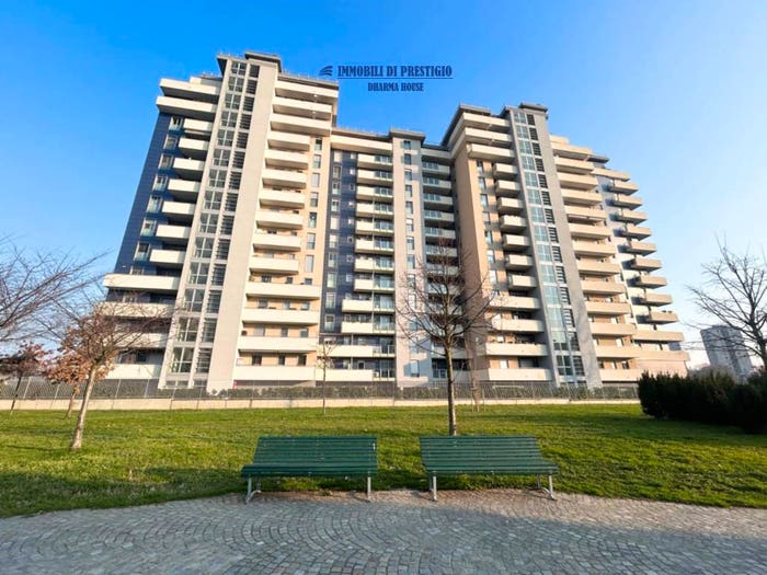 Appartamento quadrilocale in vendita in Via Castellanza, Gallaratese, Milano