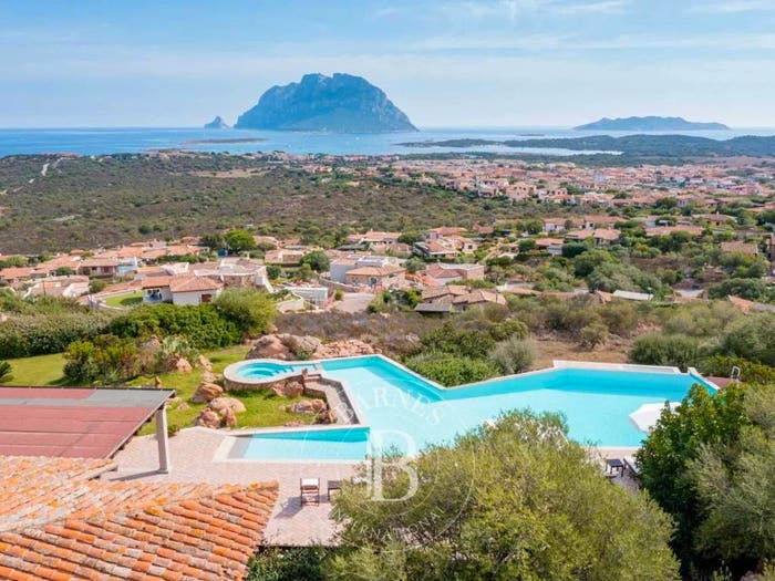 Casa con 6 locali in vendita in Loiri Porto San Paolo
