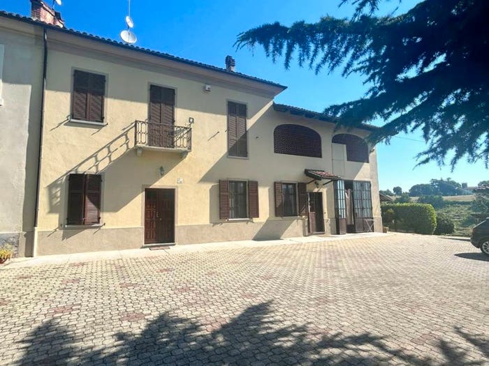 Casa con 6 locali in vendita in Località Vallarone, Corso Alba Variglie, Asti