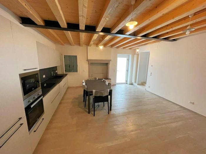 Casa trilocale in vendita in Via Tufi, Montecchio Maggiore