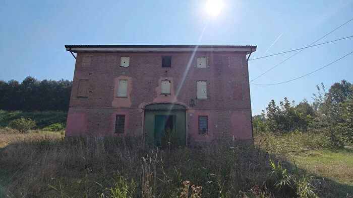 Casa con 6 locali in vendita in Via Sott'Argine, Carpi