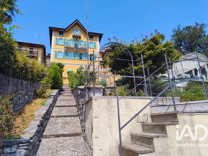 Casa con 6 locali in vendita in Via Maggiore, Centro, Bee