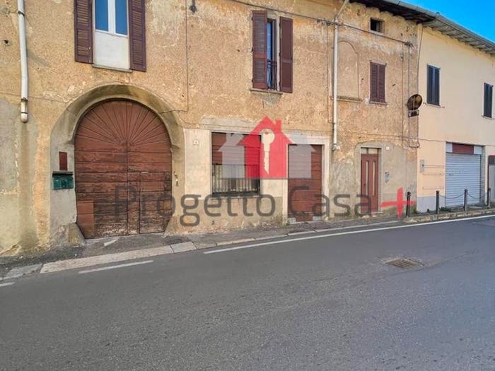 Appartamento bilocale in vendita in Via Settembre, Centro, Cairate