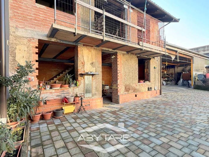 Casa quadrilocale in vendita in Via San Remigio, Centro, Carignano