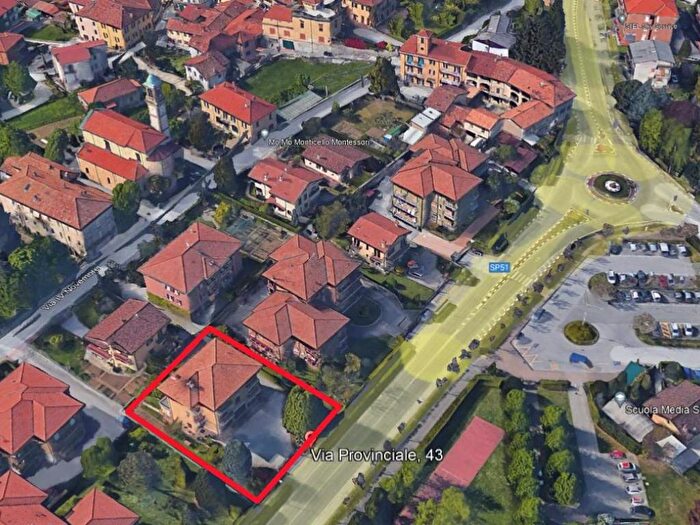 Casa con 6 locali in vendita in Via Provinciale, Monticello, Monticello Brianza