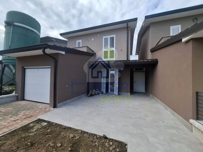 Casa quadrilocale in vendita in VIALE PO CREMONA, Po, Cremona