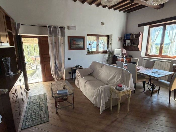 Appartamento con 5 locali in vendita in Via di Madonna del Piano, Monte Castello di Vibio