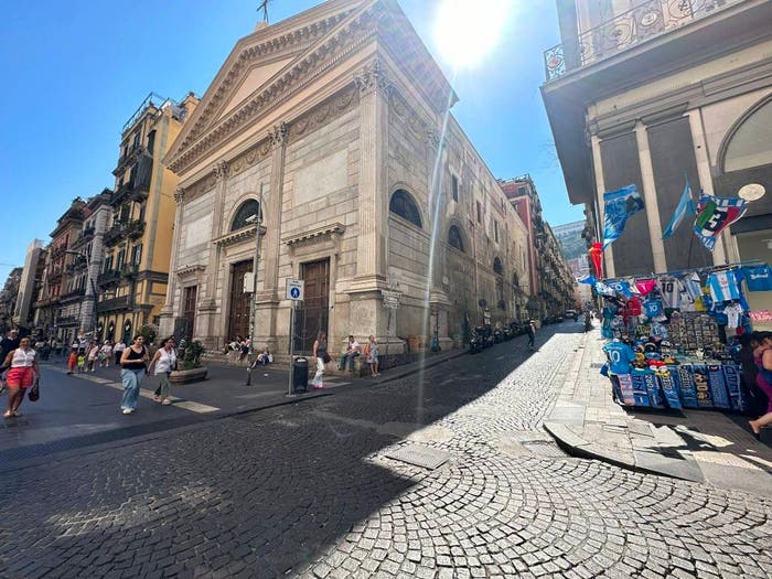Appartamento quadrilocale in vendita in Via Concezione a Montecalvario, Quartieri Spagnoli, Napoli