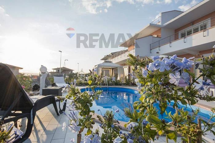 Casa con 6 locali in vendita in Tortora Marina, Tortora