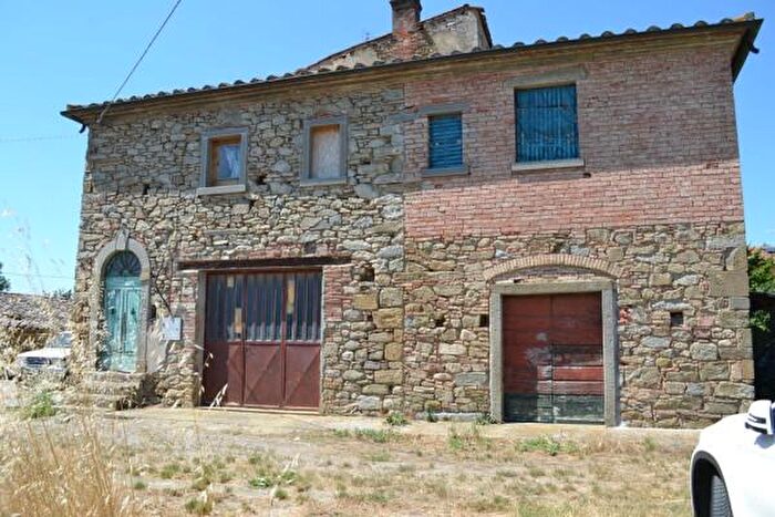 Casa con 5 locali in vendita in Case Sparse Burcinella, Cortona