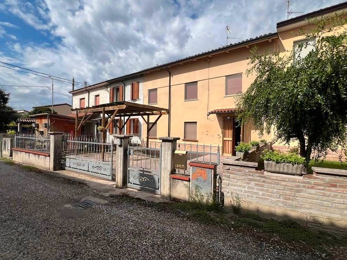 Casa con 6 locali in vendita in Centro, Serravalle a Po
