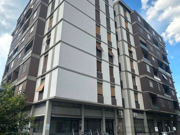 Appartamento con 5 locali in vendita in Via Francesco Baracca, Novoli, Firenze