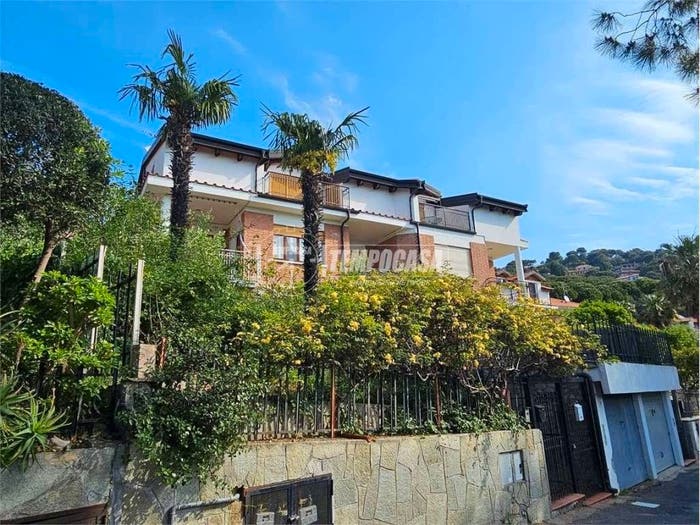 Appartamento quadrilocale in vendita in Via del Lampin, Marina Di Andora, Andora