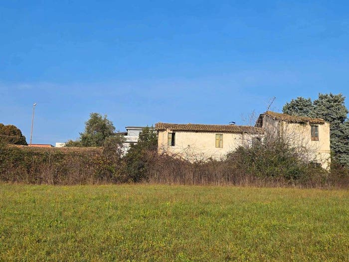 Casa con 6 locali in vendita in Viale Vibrata, Corropoli