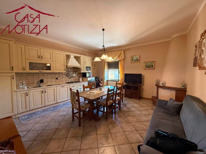 Casa con 6 locali in vendita in via fossanuova, Centro, Porcari