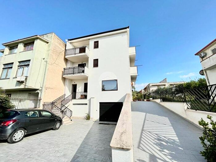 Appartamento trilocale in vendita in Via Salvatore Vitale, Centro, Trappeto