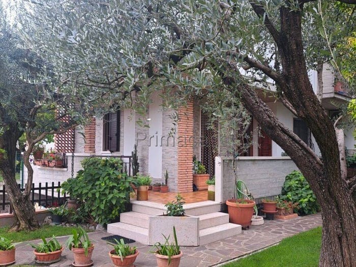 Casa trilocale in vendita in via Marzabotto, Centro, Povegliano Veronese