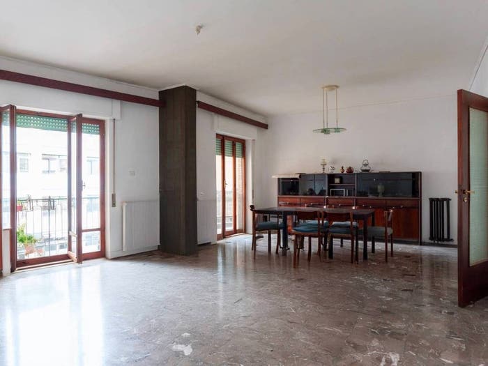 Appartamento con 5 locali in vendita in Via E A Mario, Arenella, Napoli