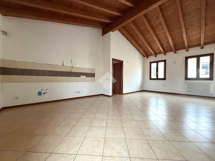 Appartamento quadrilocale in vendita in Via Giacomo Matteotti, Centro, Soresina
