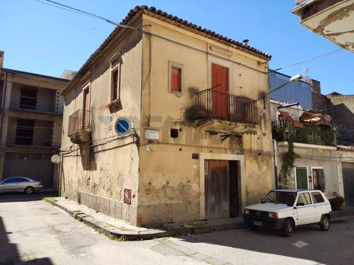 Casa con 5 locali in vendita in via alessandro volta, Grammichele