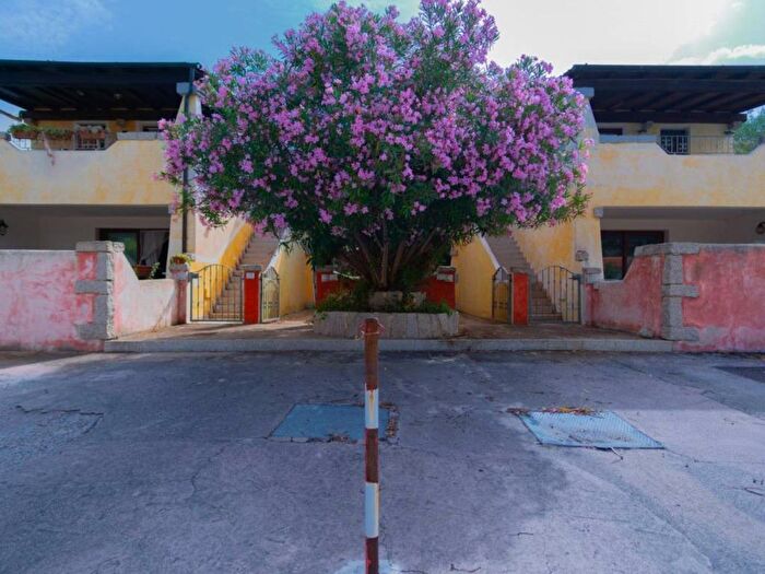 Appartamento trilocale in vendita in Via Mar Di Sardegna, Pittulongu, Olbia